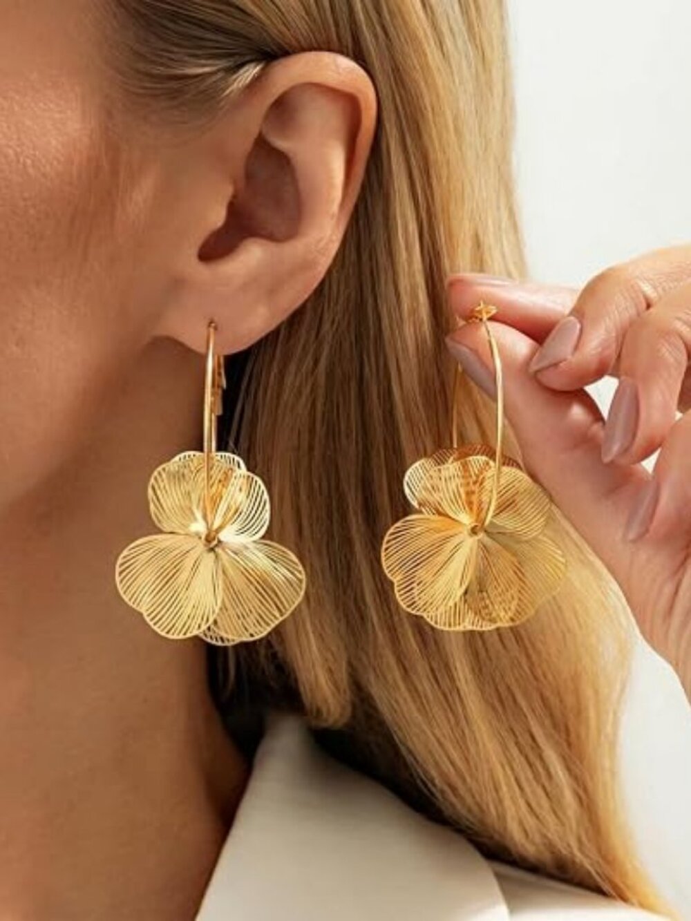 Smilebelle Gold Flower Heart Earrings, Hoop Dangle Earrings for Women